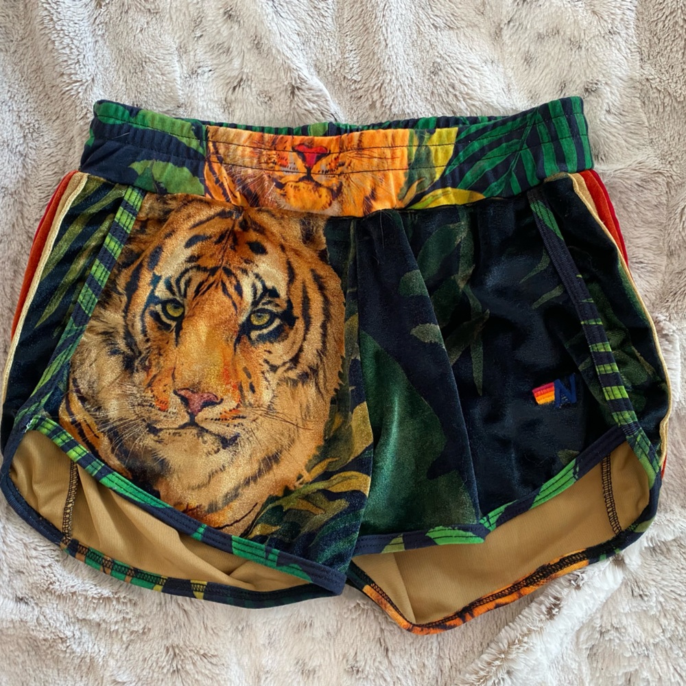 Aviator nation jungle tiger velvet shorts S